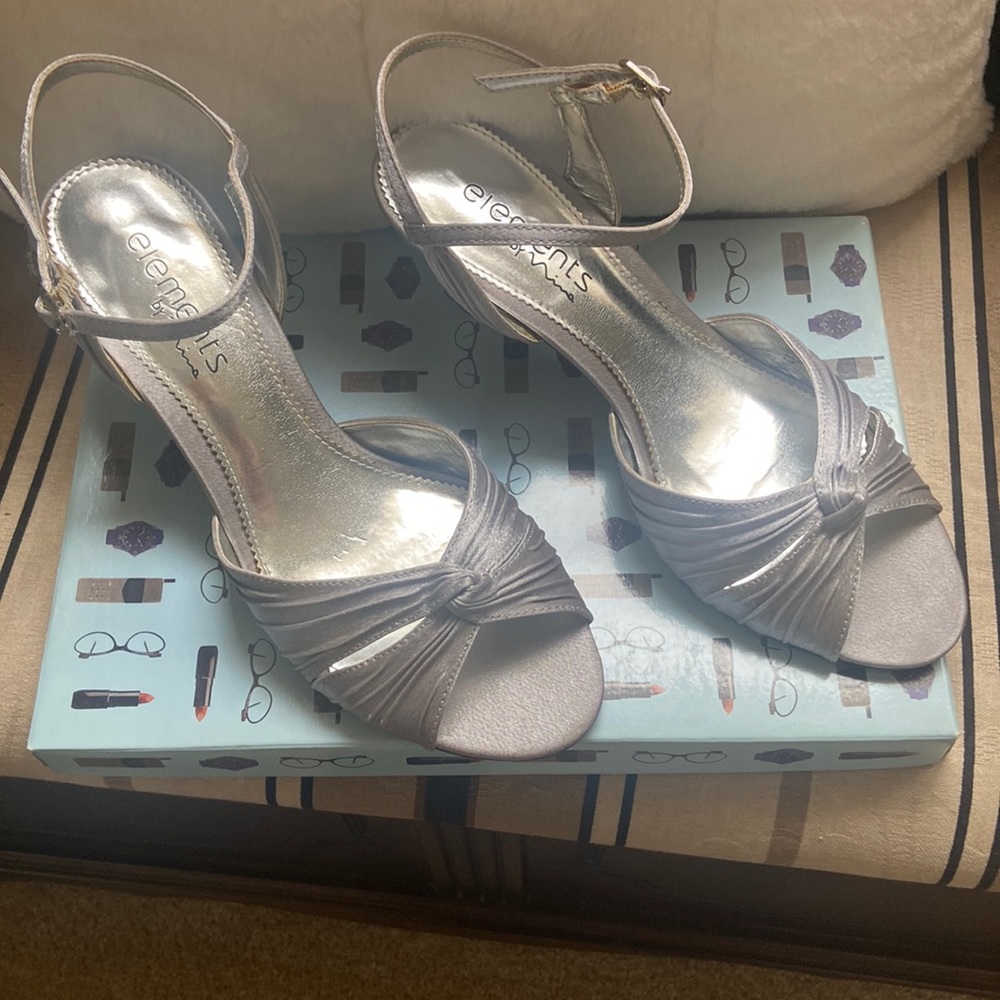 Elements by Nina Silver Heavenly 2.5” heel size 8.5 with adjustable heel strap